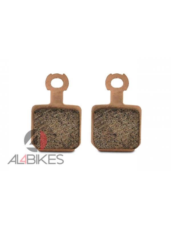 CLEAN DISC BRAKE PADS MT7