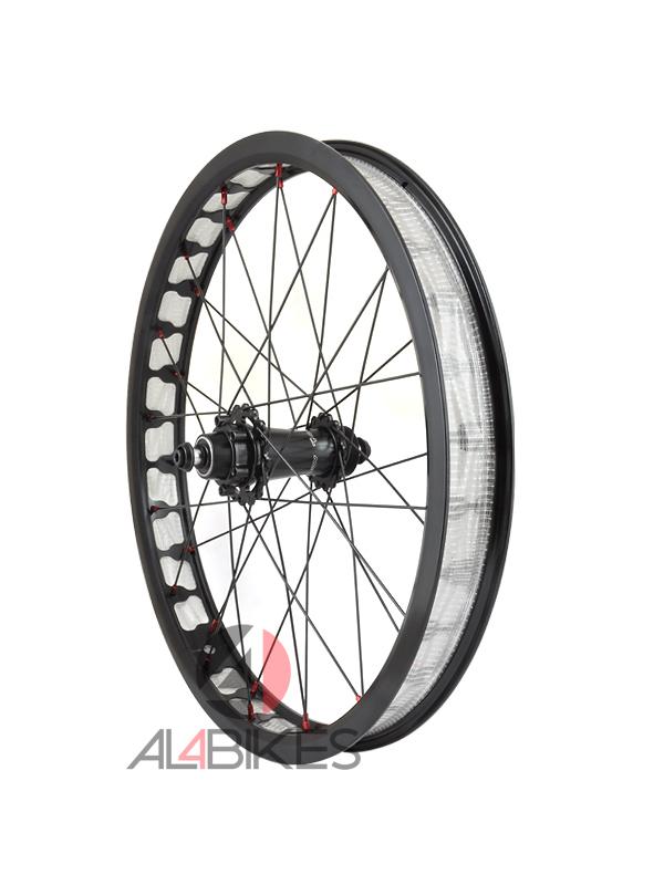 CLEAN 19 INCH REAR DISC WHEEL